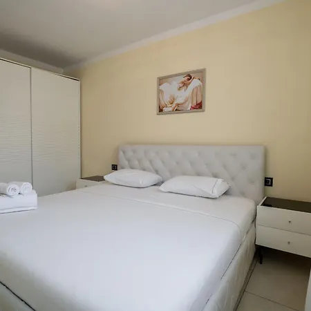 Oasis Sea View Apartament